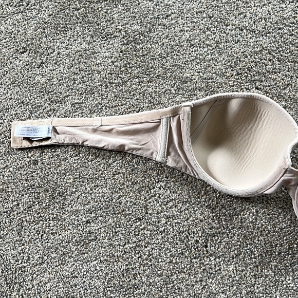 Victoria’s Secret Body By Victoria Light Nude Strapless Bra Size 34B - Picture 2 of 7